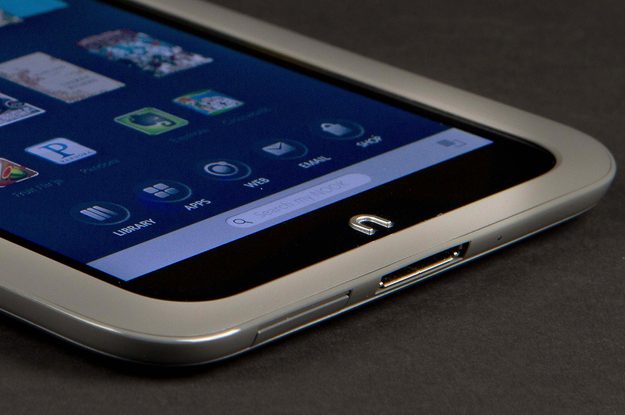 barnes noble nook hd review side bottom port