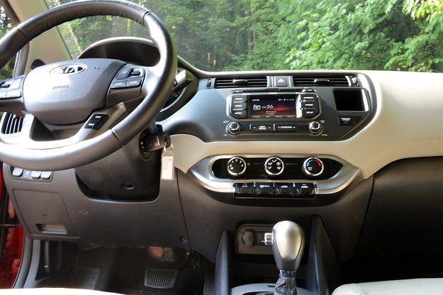 kia rio review interior drivers 2012 compact