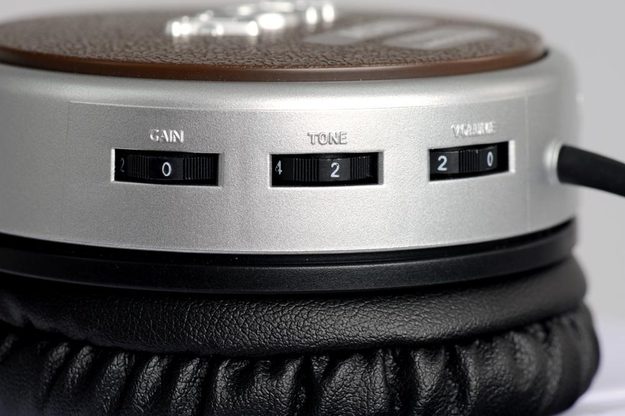 vox aphn ac 30 review headphones controls tone volume over the ear headphones