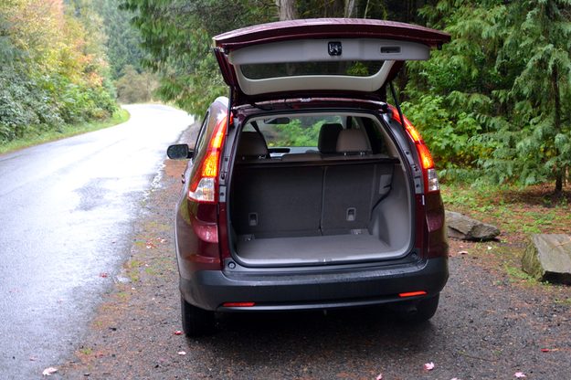 2013-Honda-CR-v-review-trunk
