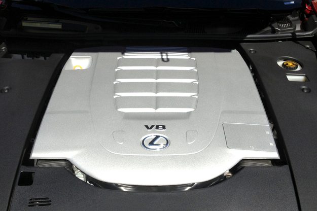 2013 Lexus LS 460 F Sport engine