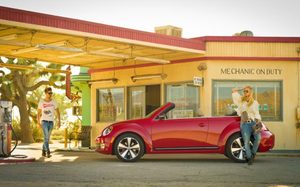 2013 Volkswagen Beetle Convertible profile view