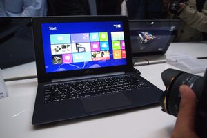 Asus Taichi dualscreen laptop