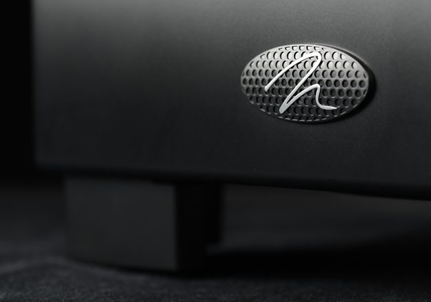 MartinLogan Dynamo 1000 logo subwoofer