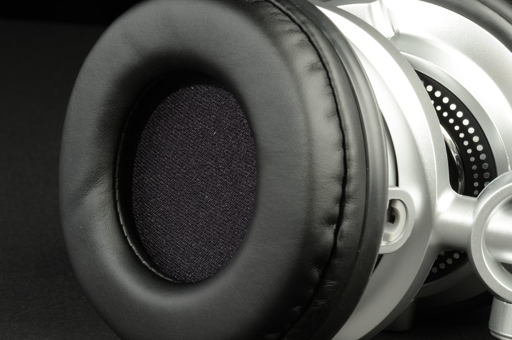 Panasonic Technics RP DH1250 Pro Review dj headphones earcup