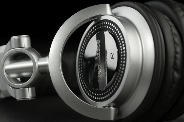 Panasonic Technics RP DH1250 Pro Review dj headphones swivel side