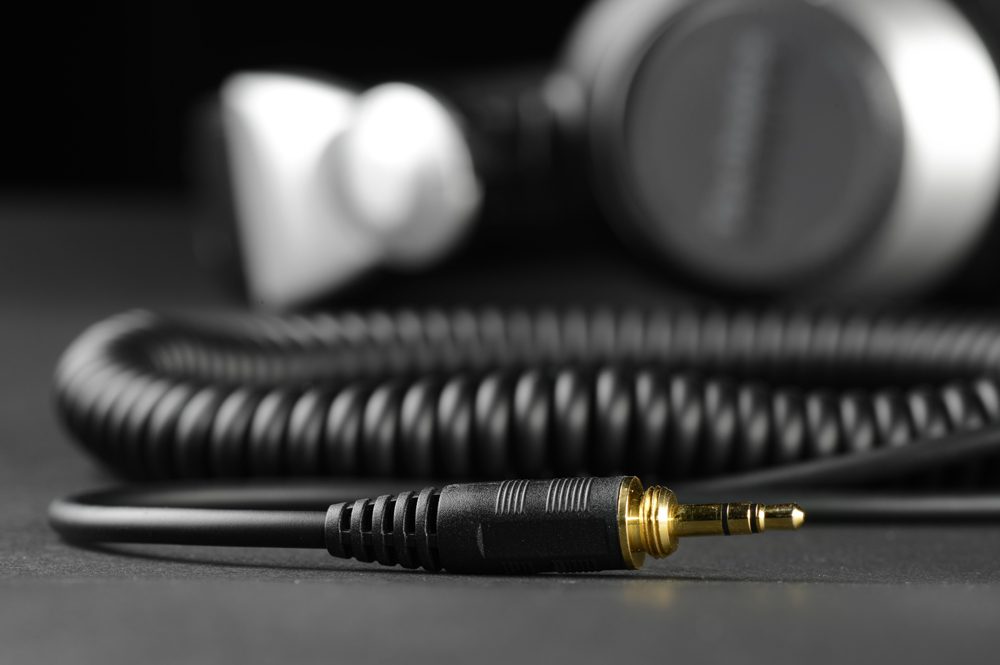 Panasonic Technics RP DJ1205 Pro DJ Headphones Review connector