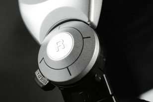 Panasonic Technics RP DJ1205 Pro DJ Headphones Review hold switch