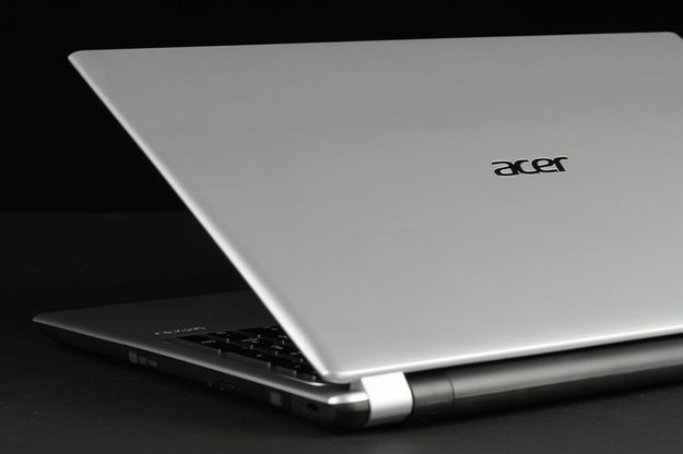 Acer Aspire V5 Touch Review lid angle