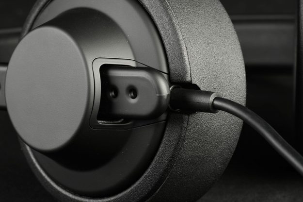 Aiaiai TMA 1 Studio review headphones enclosure