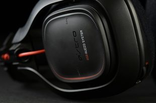 Astro A50 headset review enclosure