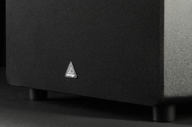 Behringer iNuke BOOM Junior ipod dock angle
