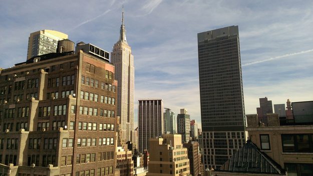 Droid DNA review camera sample outside empire state