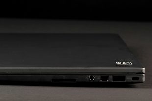 Lenovo ThinkPad X1 Carbon Touch review right side ports