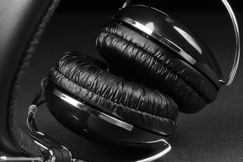 RHA SA950i Headphones review enclosure top