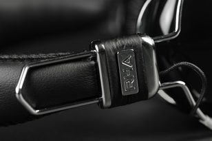 RHA SA950i Headphones review headband adjustments