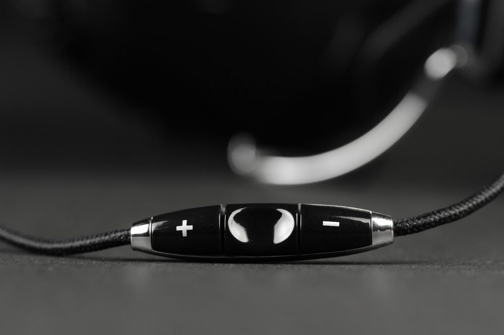 RHA SA950i Headphones review remote