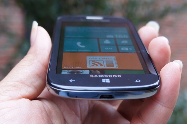 Samsung ATIV Odyssey Review bottom port
