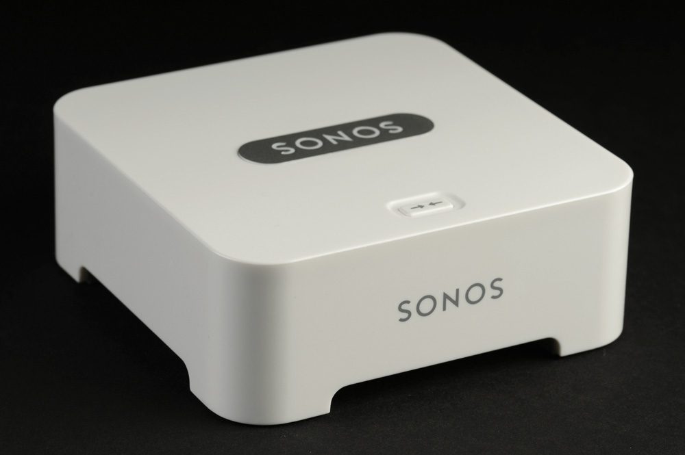 Sonos bridge wireless transmitter front angle