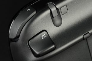 nintendo wii u review gamepad rear right buttons