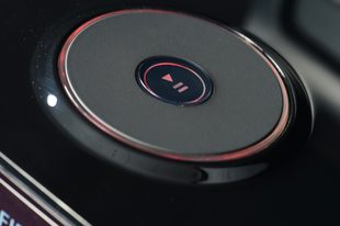 Edifier Esiena iF360BT top center controls