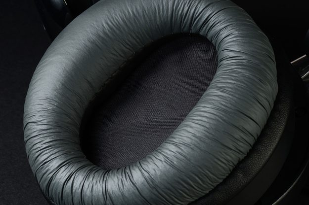 PDP Afterglow Universal Wireless Headset review earpad over the ear headphones