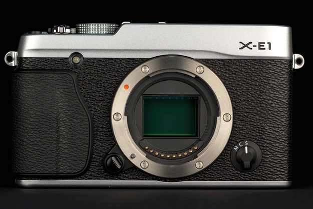 Fujifilm XE 1 review front no cap