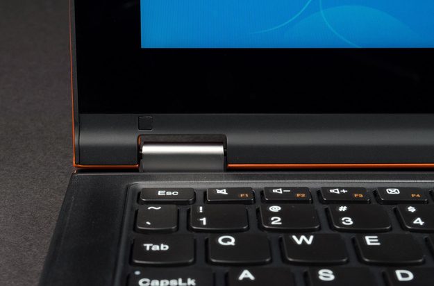 Lenovo Yoga review hinge open