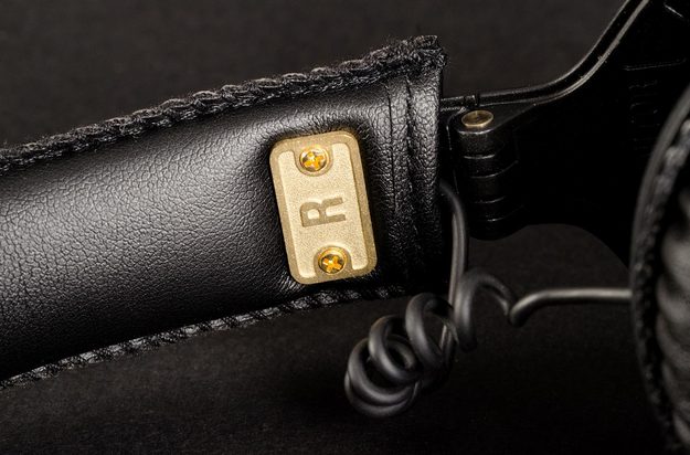 Marshall-Monitor-review-right-hinge-2
