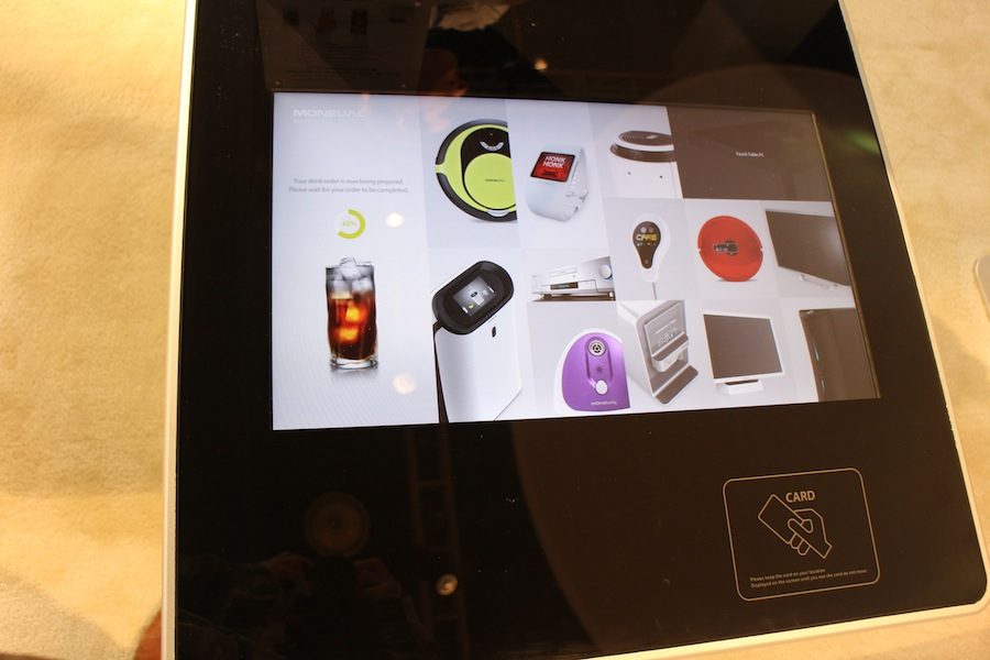 touchscreen restaurant table moneual touch screen