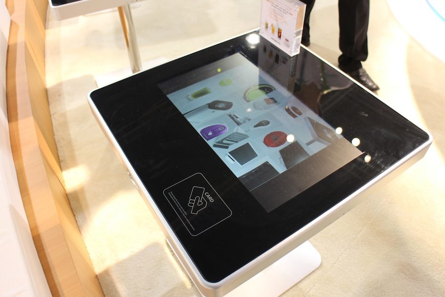 touchscreen restaurant table moneual touch