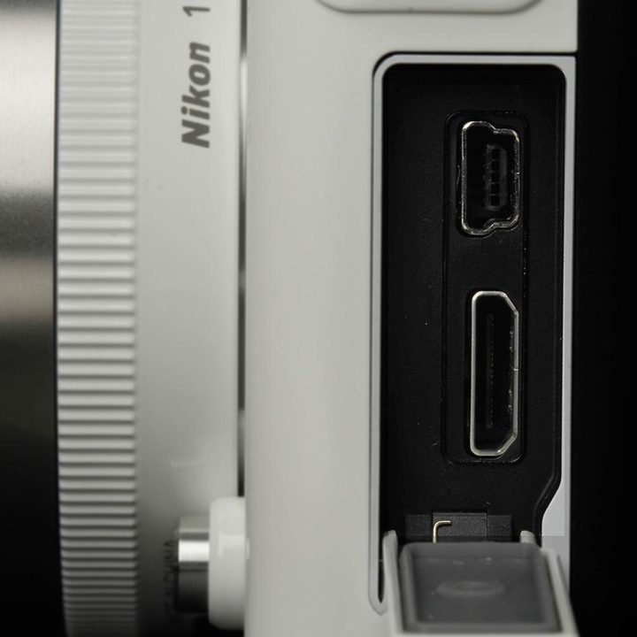 Nikon 1 AW1 ports macro