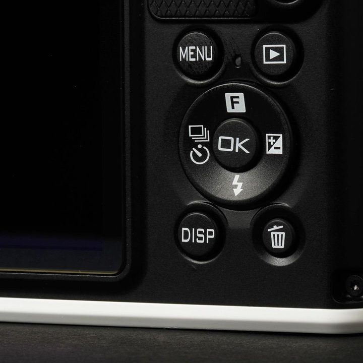 Nikon 1 AW1 rear controls macro