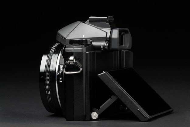 Olympus Stylus 1 left side screen