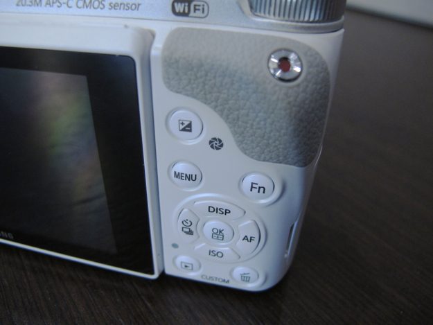 samsung nx300 smart camera unveiled ahead of ces 11