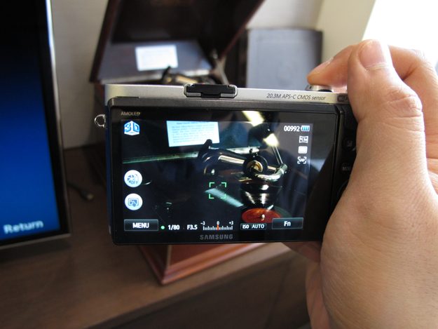 samsung nx300 smart camera unveiled ahead of ces 14