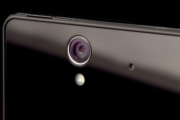 Sony Xperia Z review back camera light