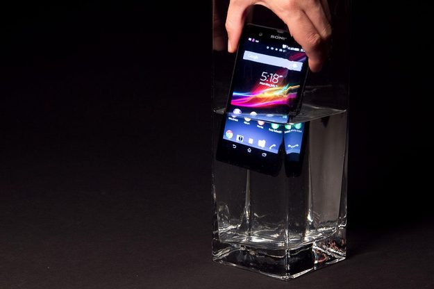 Sony Xperia Z review hand in water