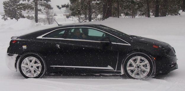 Cadillac ELR snow