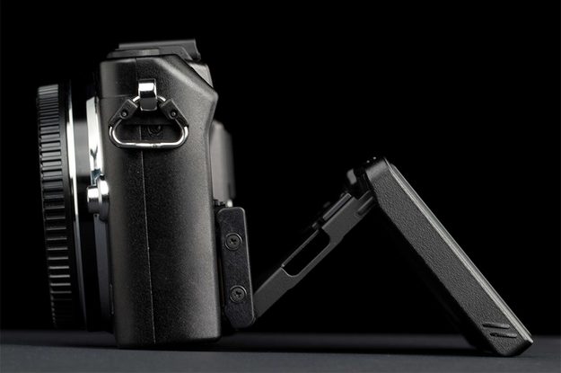 Olympus PEN E PL5 Review side lcd extended