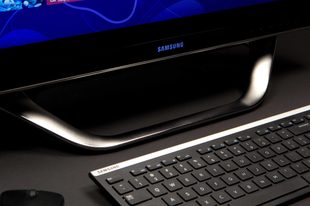 Samsung-Series-7-AIO-DP7000A3D-review-keyboard-angle