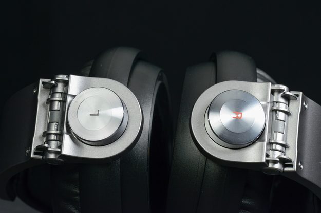 Sony MDX 800 review bottom earcups