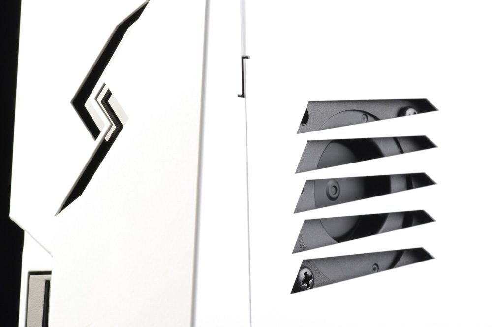 digital storm bolt vent logo zoom