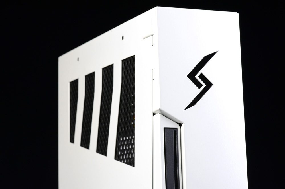 digital storm bolt vent logo