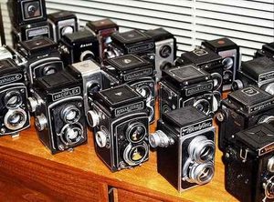 ebay-vintage-camera-collector-auctions-off-1000-cameras-3