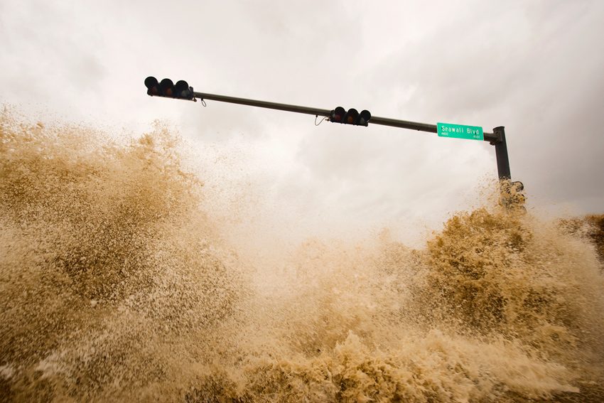 jim reed meet one of the prominent extreme weather photographers hurricane ike 001