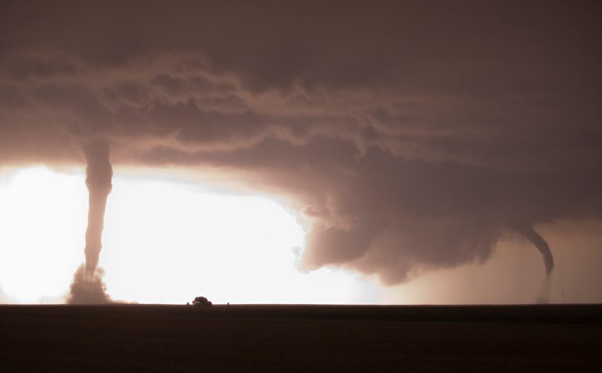 jim reed meet one of the prominent extreme weather photographers tornado twister 009