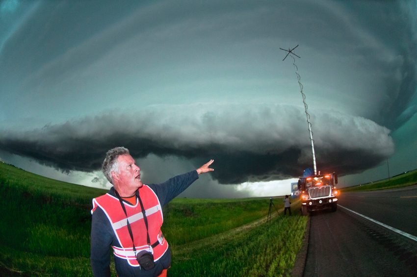 jim reed meet one of the prominent extreme weather photographers vortex 2 001