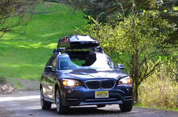 2013 BMW X1 front angle motion 2