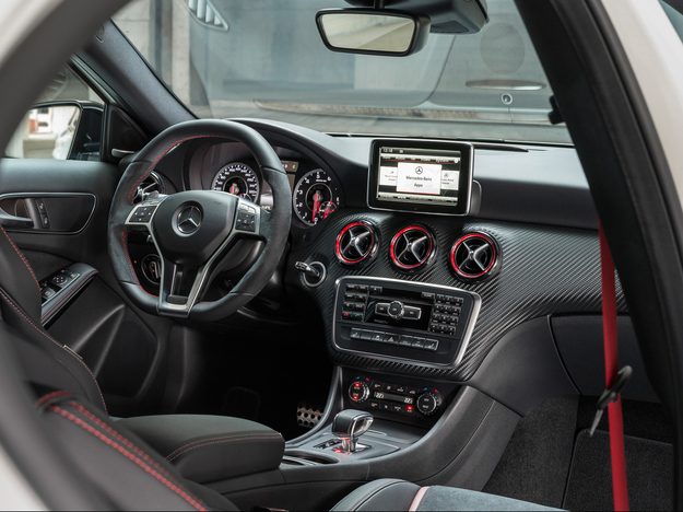 2013-Mercedes-Benz-A-45-AMG interior